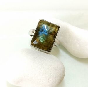 Labradorite ring size 8.5 in Sterling Silver 🆕